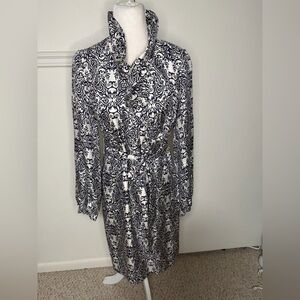 Elizabeth McKay Navy and White Patterned Silk Garment size 8